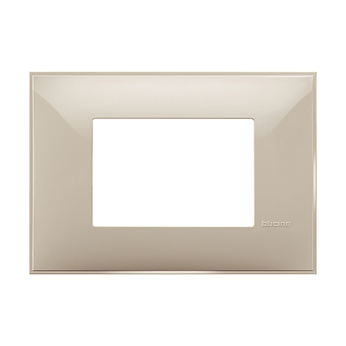 Slika Bticino Classia okvir 3M za doznu 503E/BP503N krem sjaj RAL 1015 R4803CR
