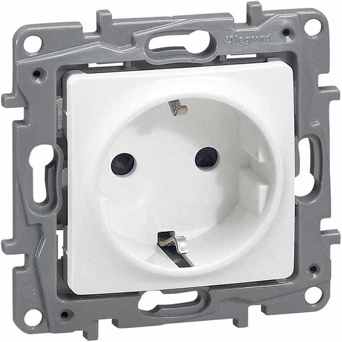 Slika Legrand Nilo utičnica šuko 2P+E bela 16A 250V 2M 764539 (CEE 7/3), IP31